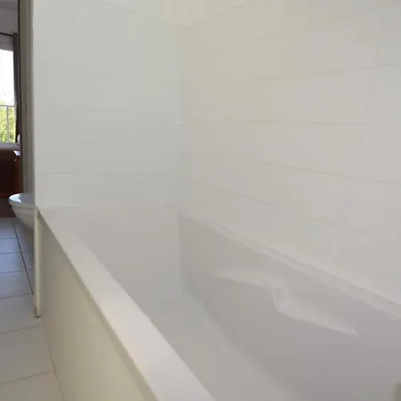 - Agreable De 135m² A 450m De La Villa *