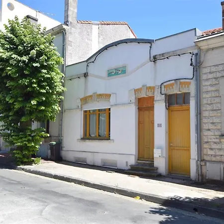 - Agreable De 135m² A 450m De La Villa *