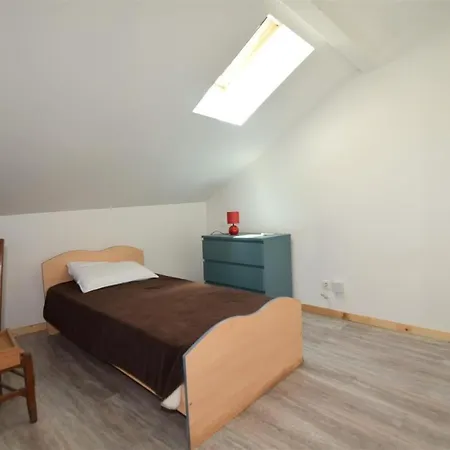 - Agreable De 135m² A 450m De La *