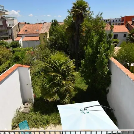 - Agreable De 135m² A 450m De La Villa Royan