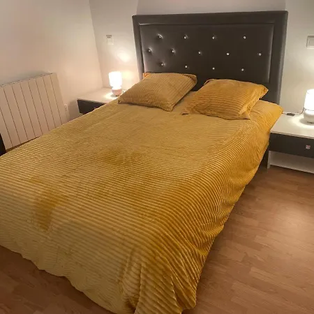 - Agreable De 135m² A 450m De La *